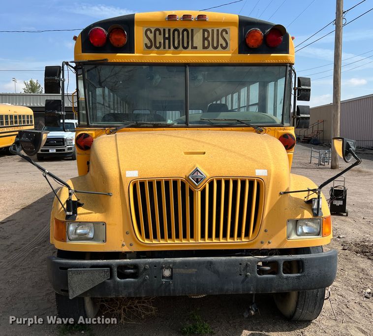 image for item IG9433 2001 International 3000  school bus