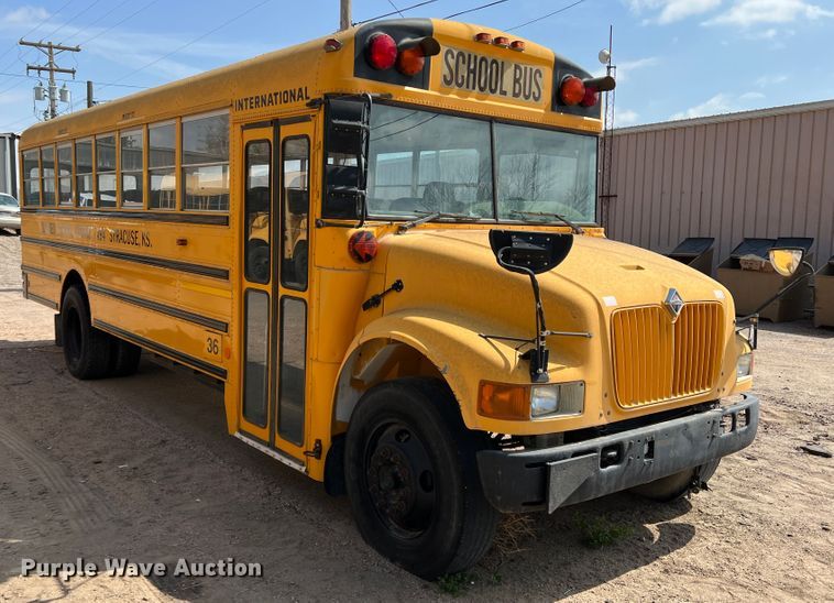 image for item IG9433 2001 International 3000  school bus