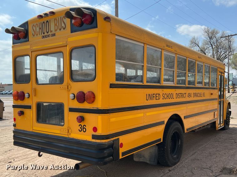image for item IG9433 2001 International 3000  school bus