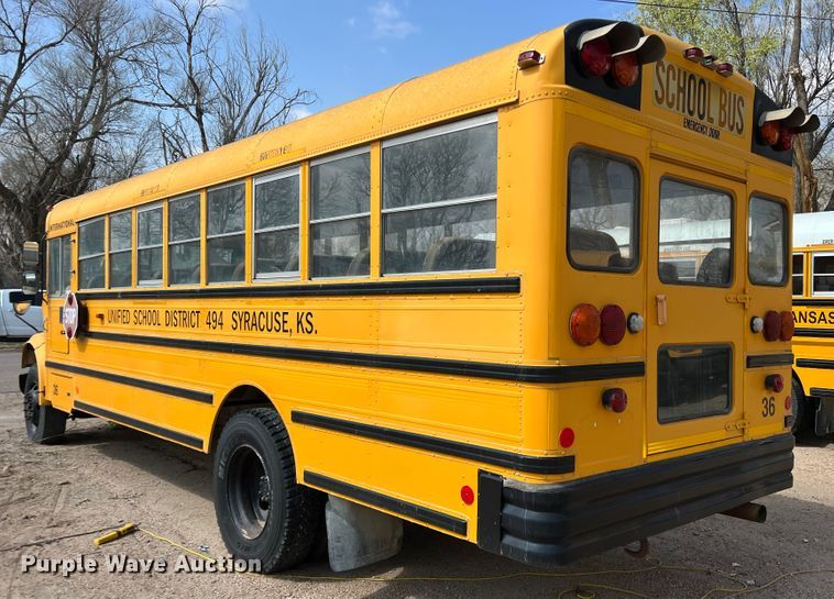 image for item IG9433 2001 International 3000  school bus