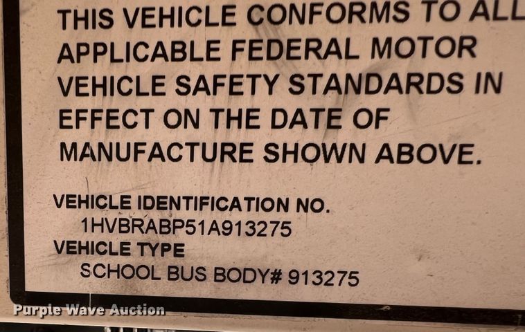 image for item IG9433 2001 International 3000  school bus