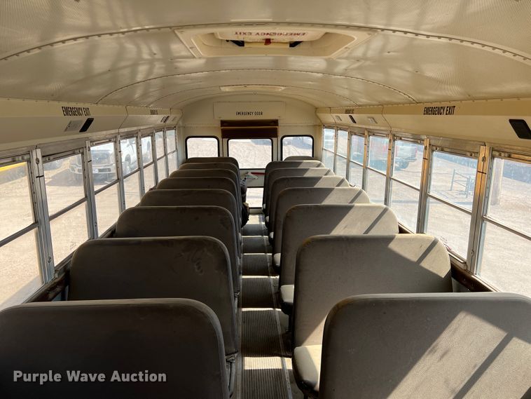 image for item IG9433 2001 International 3000  school bus