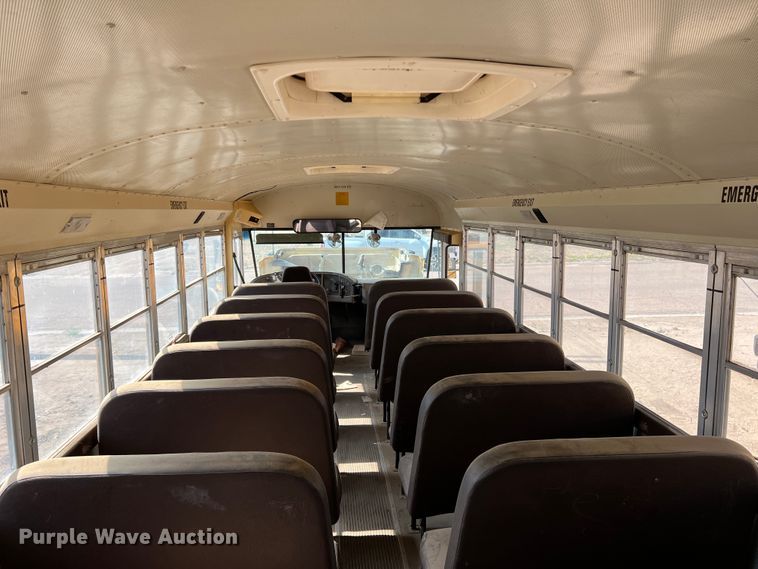 image for item IG9433 2001 International 3000  school bus