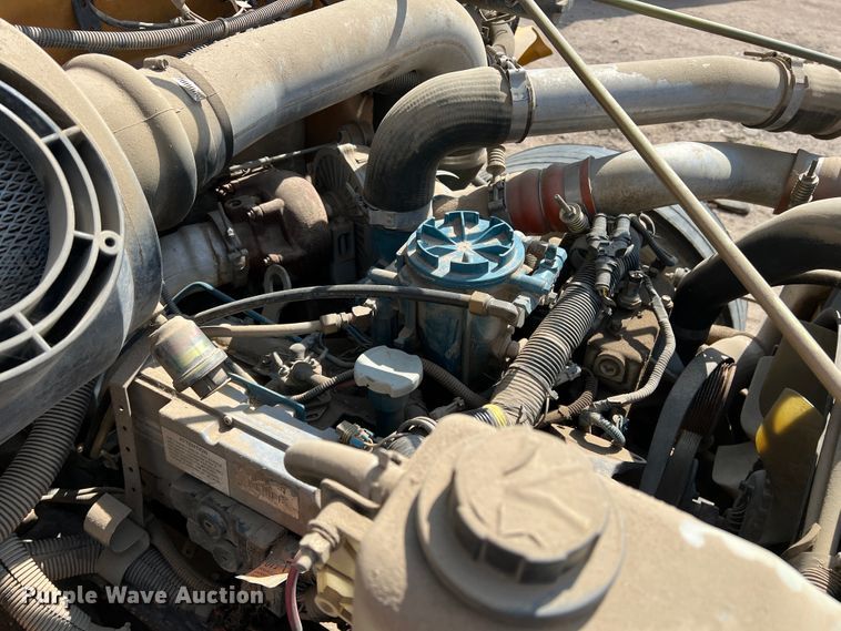 image for item IG9433 2001 International 3000  school bus