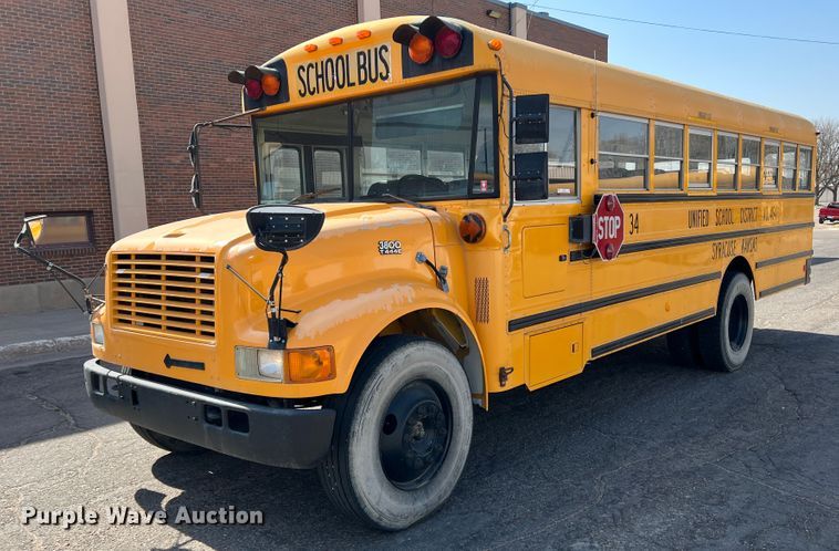 image for item IG9435 1999 International 3800  school bus