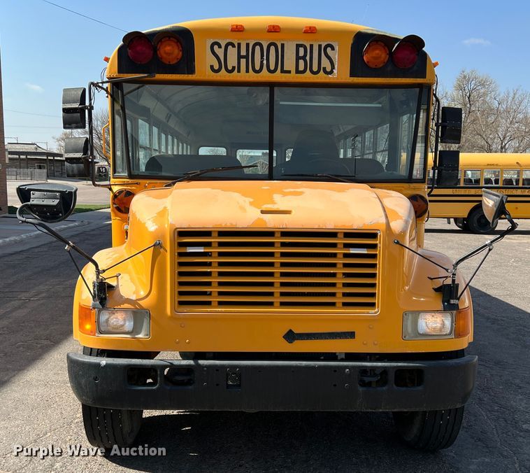 image for item IG9435 1999 International 3800  school bus