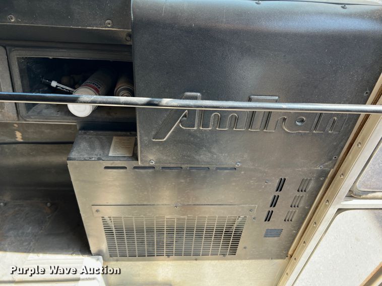 image for item IG9435 1999 International 3800  school bus