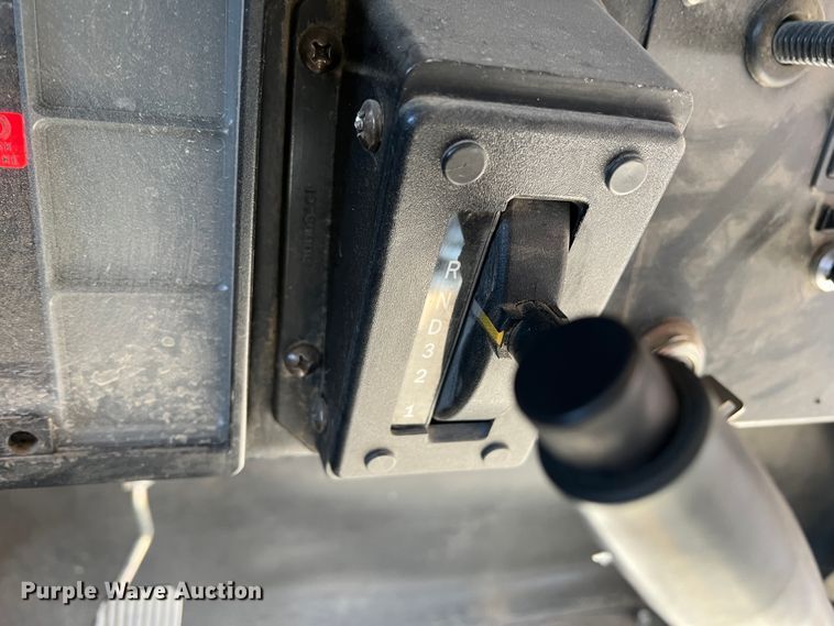 image for item IG9435 1999 International 3800  school bus