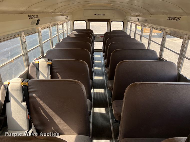 image for item IG9435 1999 International 3800  school bus