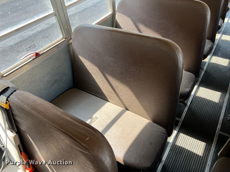 image for item IG9435 1999 International 3800  school bus