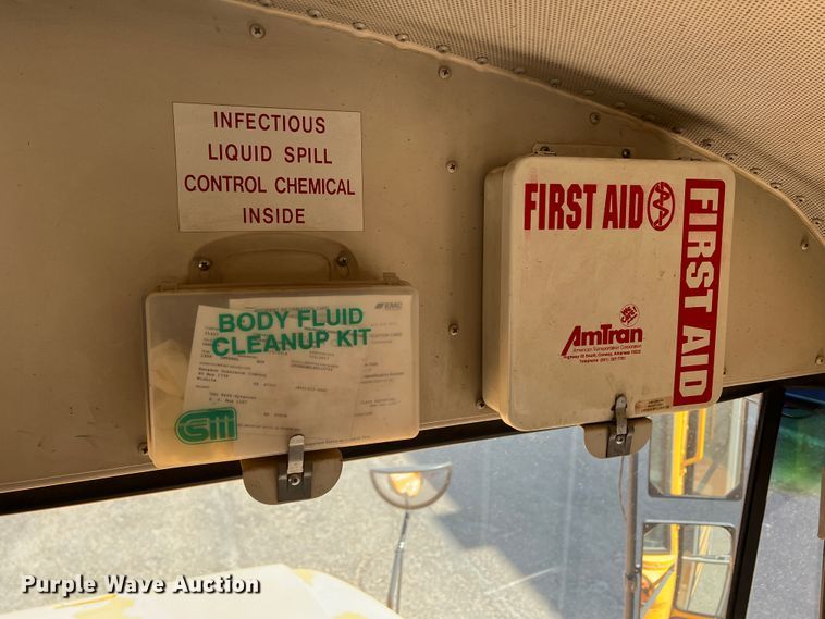 image for item IG9435 1999 International 3800  school bus