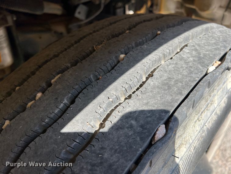 image for item IG9435 1999 International 3800  school bus