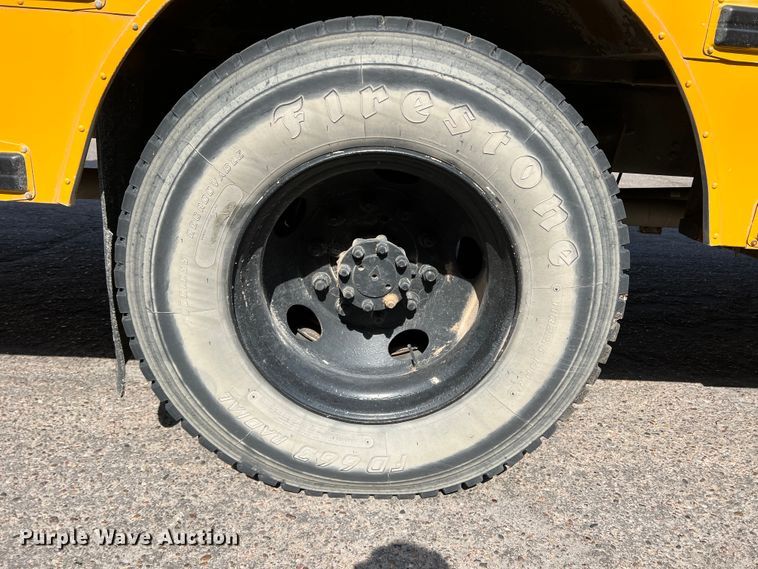 image for item IG9435 1999 International 3800  school bus