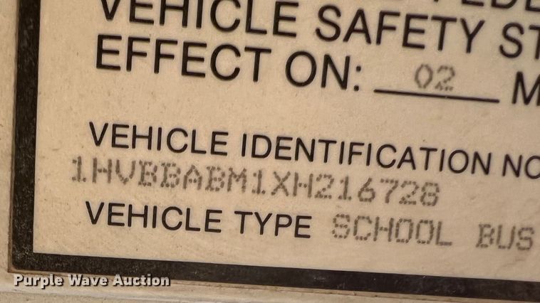 image for item IG9435 1999 International 3800  school bus