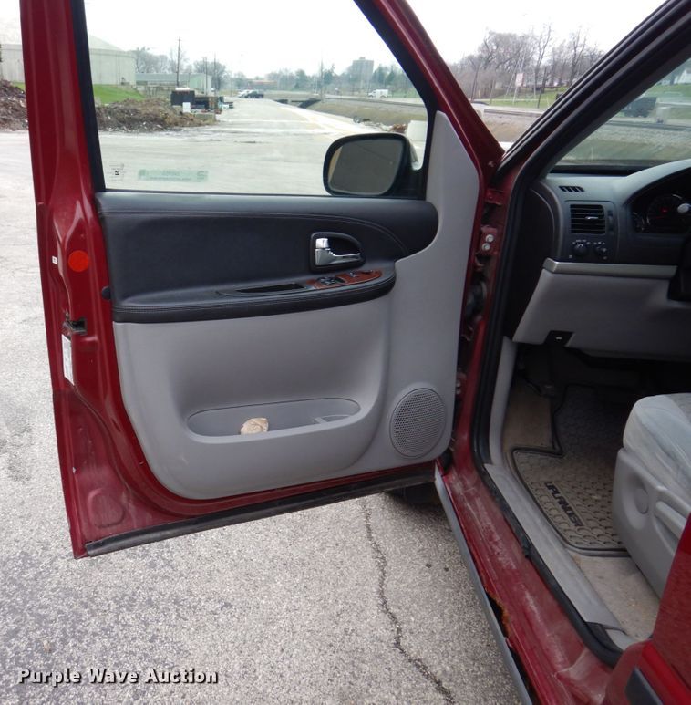 image for item IM9955 2005 Chevrolet Uplander  van