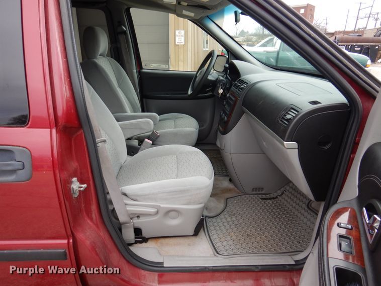 image for item IM9955 2005 Chevrolet Uplander  van