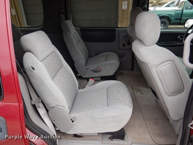 image for item IM9955 2005 Chevrolet Uplander  van