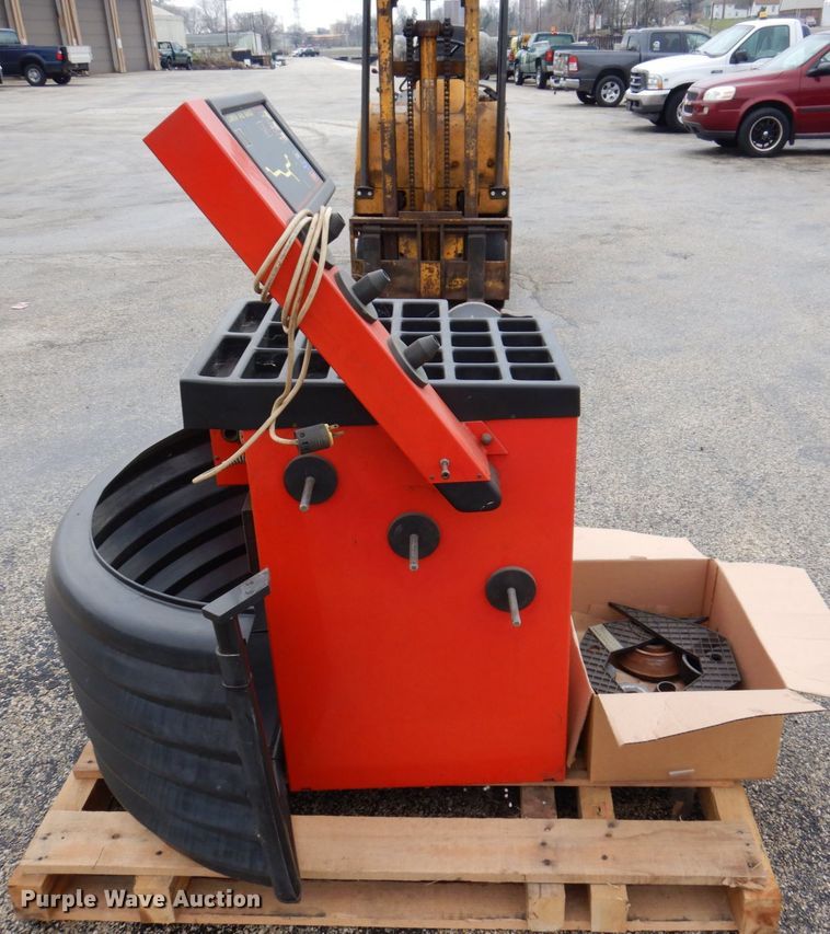 image for item IM9956 Accu-Turn 6700  wheel balancer