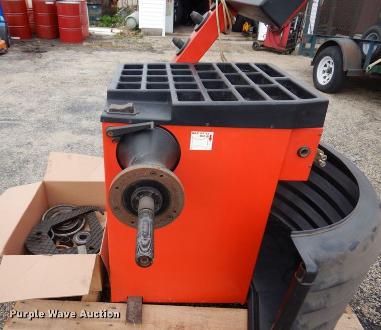 image for item IM9956 Accu-Turn 6700  wheel balancer