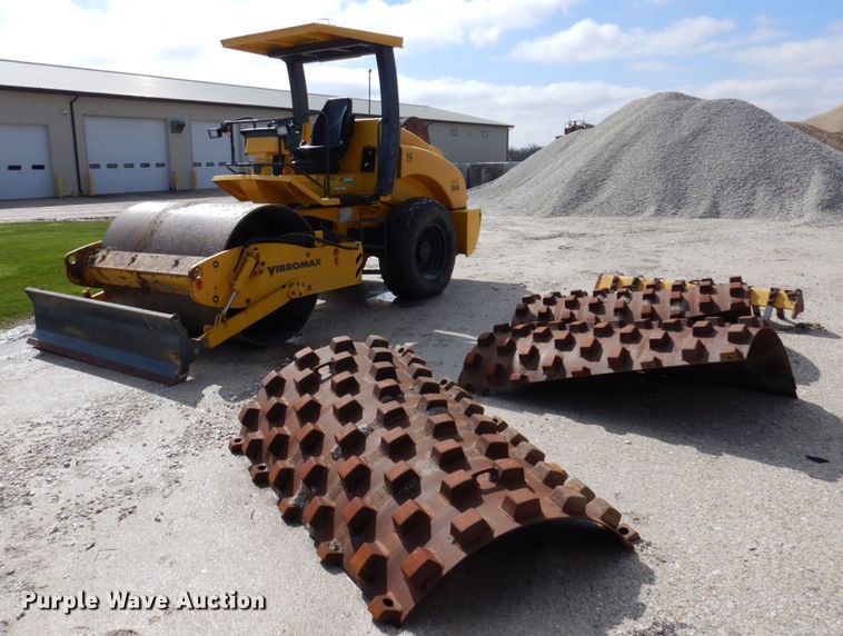 image for item IM9960 2005 Vibromax VM66  single drum vibratory roller
