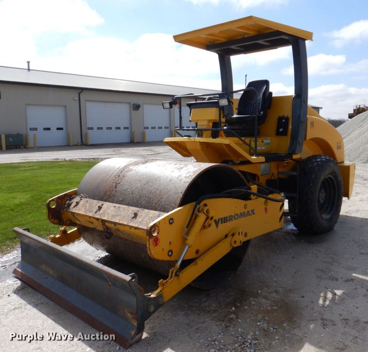 image for item IM9960 2005 Vibromax VM66  single drum vibratory roller