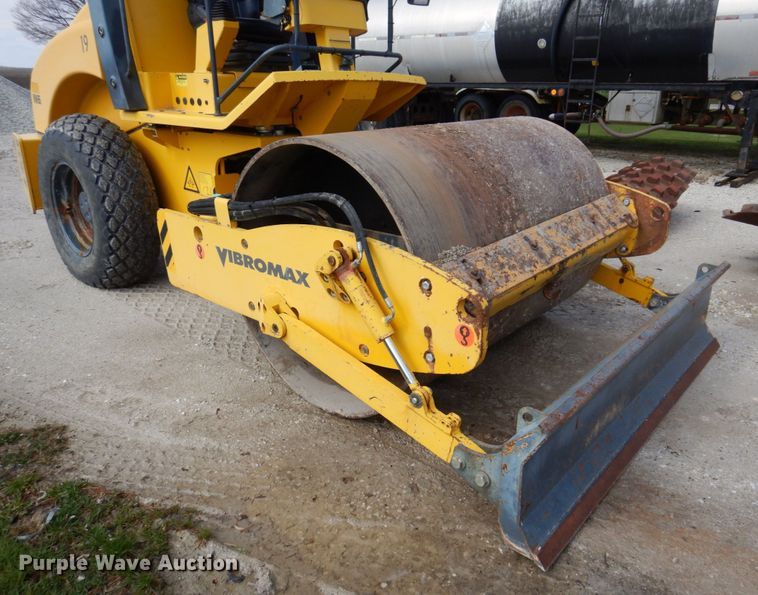 image for item IM9960 2005 Vibromax VM66  single drum vibratory roller