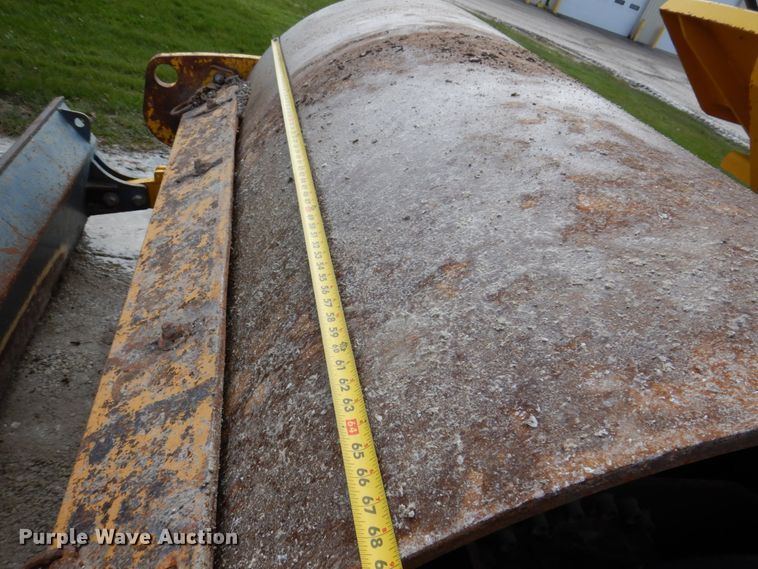 image for item IM9960 2005 Vibromax VM66  single drum vibratory roller