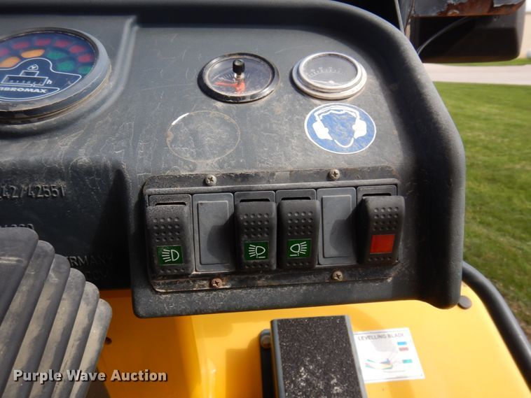 image for item IM9960 2005 Vibromax VM66  single drum vibratory roller