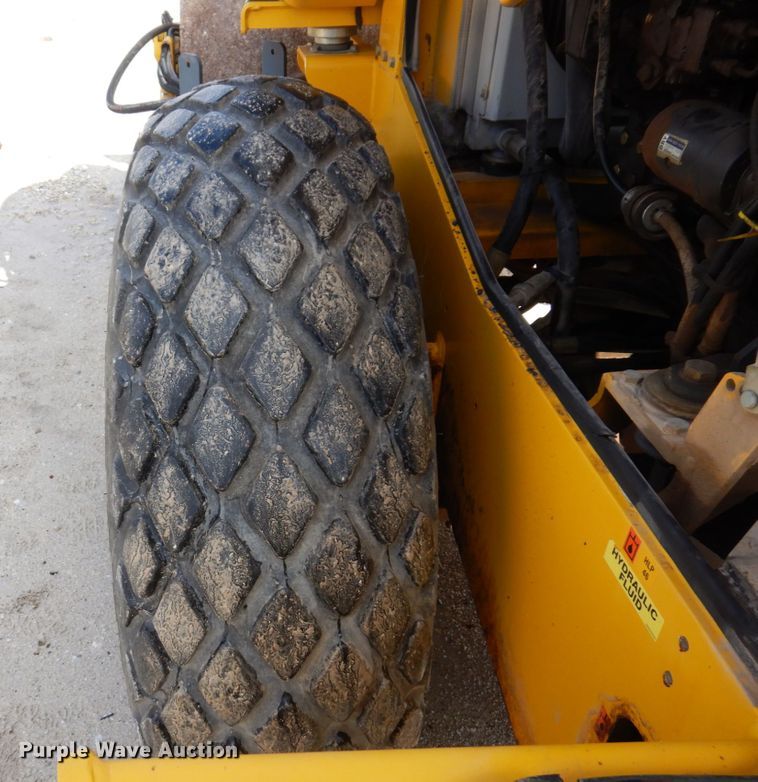 image for item IM9960 2005 Vibromax VM66  single drum vibratory roller