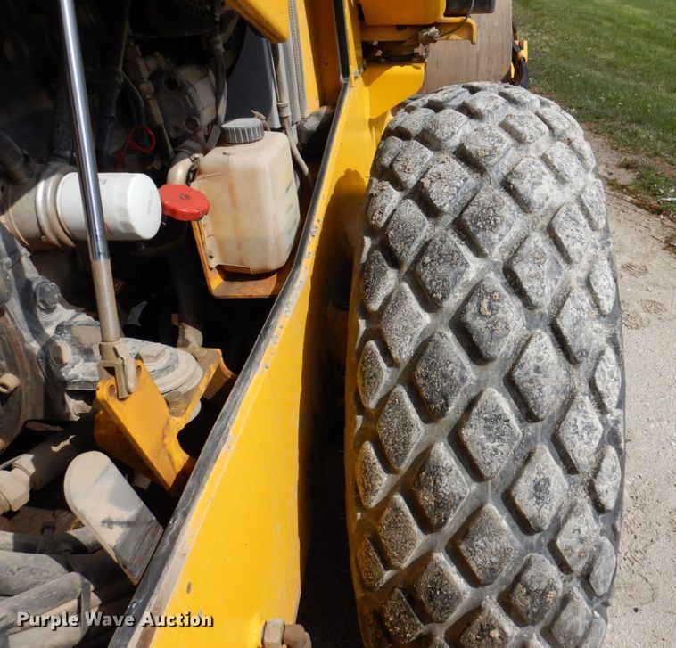 image for item IM9960 2005 Vibromax VM66  single drum vibratory roller