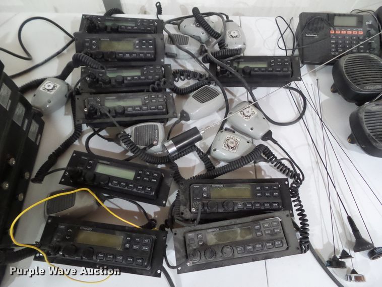 image for item IQ9754 (22) radios