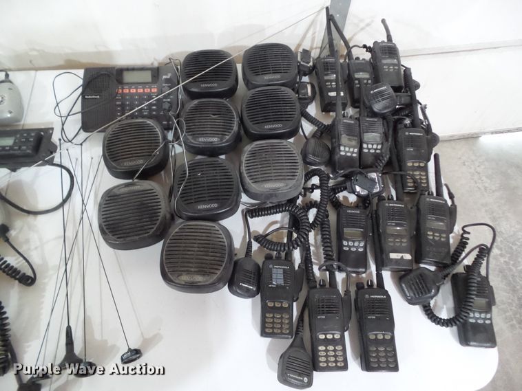 image for item IQ9754 (22) radios