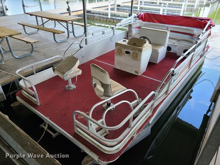 image for item IU9476 2002 Playcraft Clipper 1800  boat