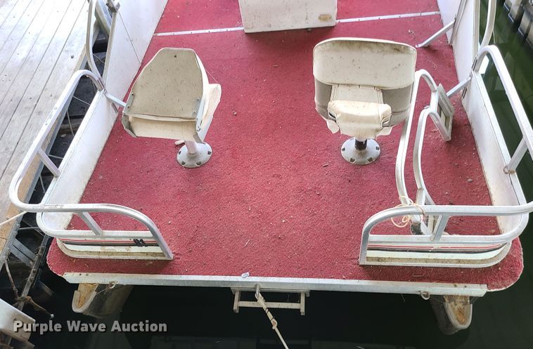 image for item IU9476 2002 Playcraft Clipper 1800  boat