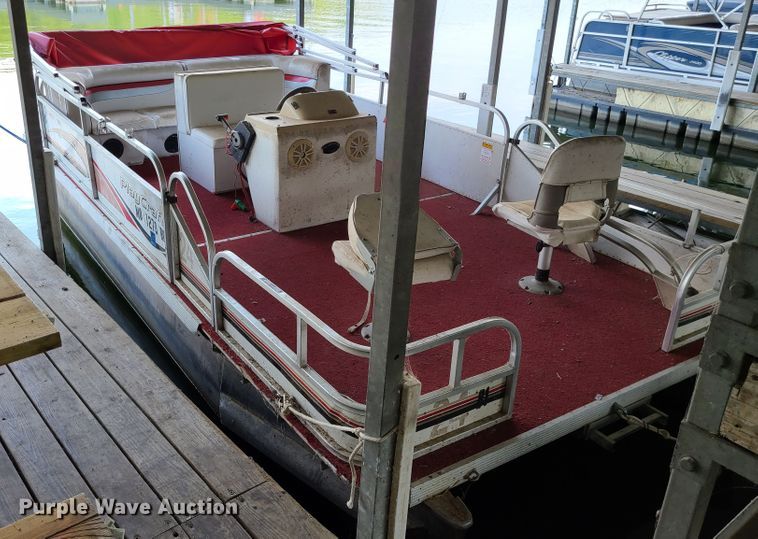 image for item IU9476 2002 Playcraft Clipper 1800  boat