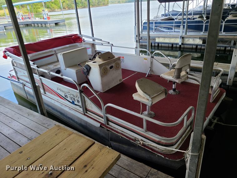 image for item IU9476 2002 Playcraft Clipper 1800  boat