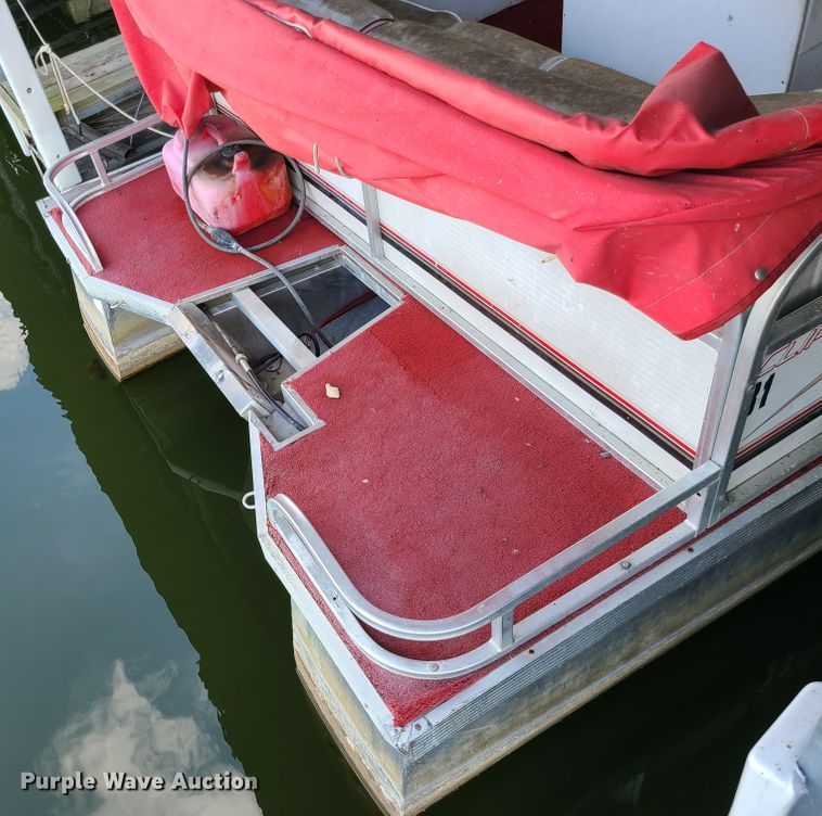 image for item IU9476 2002 Playcraft Clipper 1800  boat