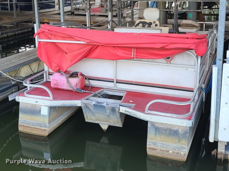 image for item IU9476 2002 Playcraft Clipper 1800  boat