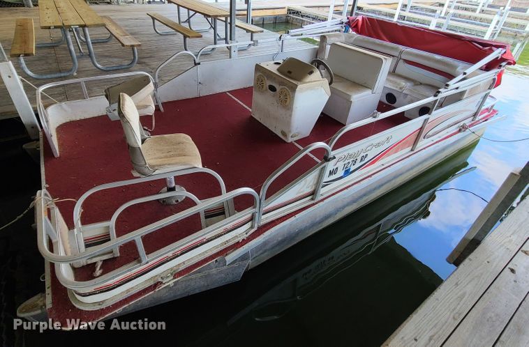 image for item IU9476 2002 Playcraft Clipper 1800  boat