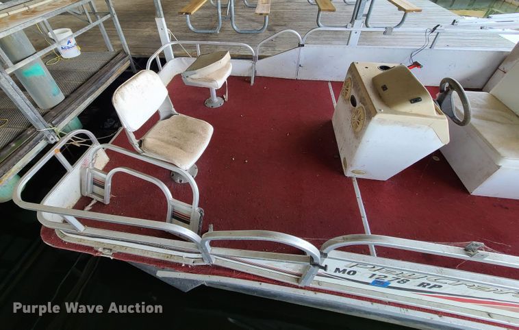 image for item IU9476 2002 Playcraft Clipper 1800  boat