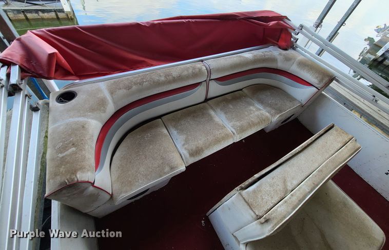 image for item IU9476 2002 Playcraft Clipper 1800  boat