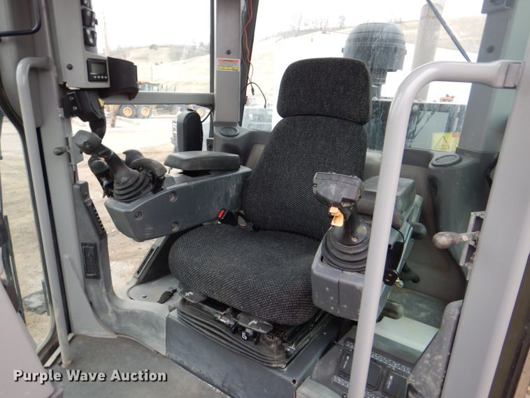 image for item IU9857 2011 Caterpillar 140M AWD  motor grader