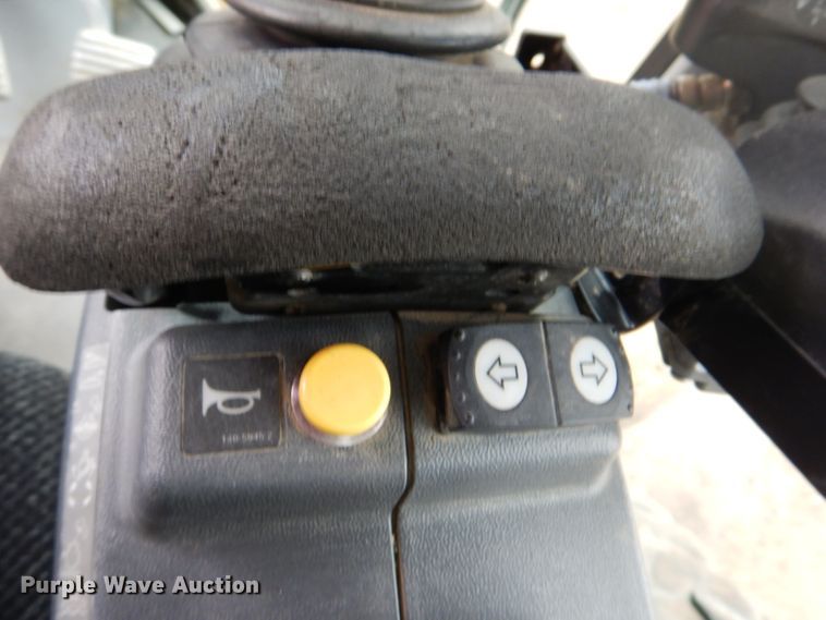 image for item IU9857 2011 Caterpillar 140M AWD  motor grader