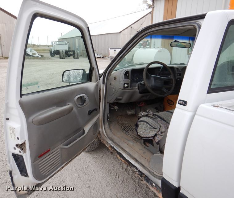 image for item JK9483 1998 GMC Sierra 1500  pickup truck