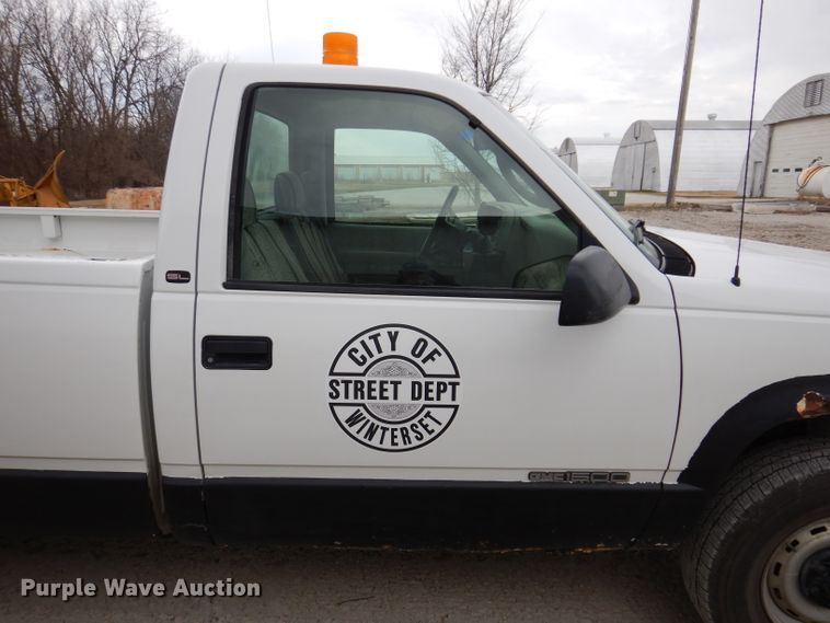 image for item JK9483 1998 GMC Sierra 1500  pickup truck