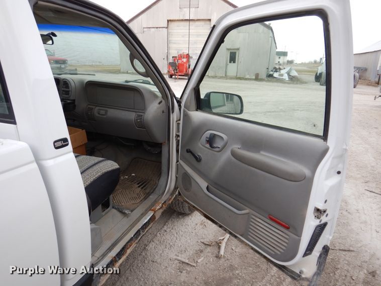 image for item JK9483 1998 GMC Sierra 1500  pickup truck