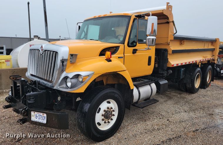 image for item JL9642 2010 International WorkStar 7500  dump truck