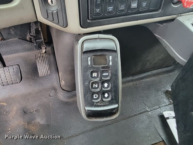 image for item JL9642 2010 International WorkStar 7500  dump truck