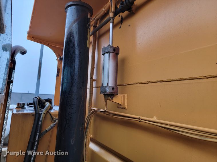 image for item JL9642 2010 International WorkStar 7500  dump truck