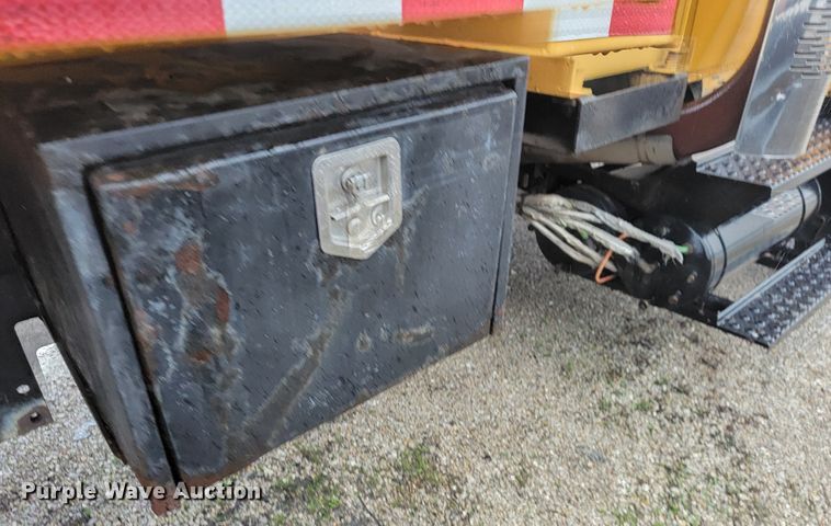 image for item JL9642 2010 International WorkStar 7500  dump truck